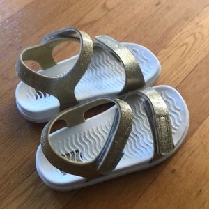 Glitter gold Native Charley sandals